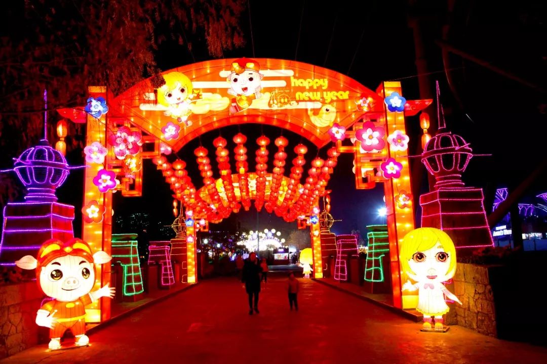 2018北京欢乐谷灯光节超值福利 夜场门票低