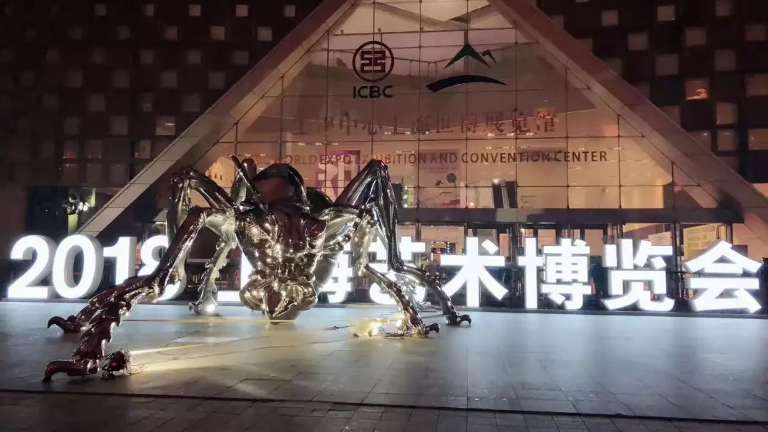 2018上海艺博会预展开幕 国际化艺术平台全新盛放