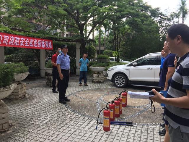 布吉所指导物业公司开展消防安全演习